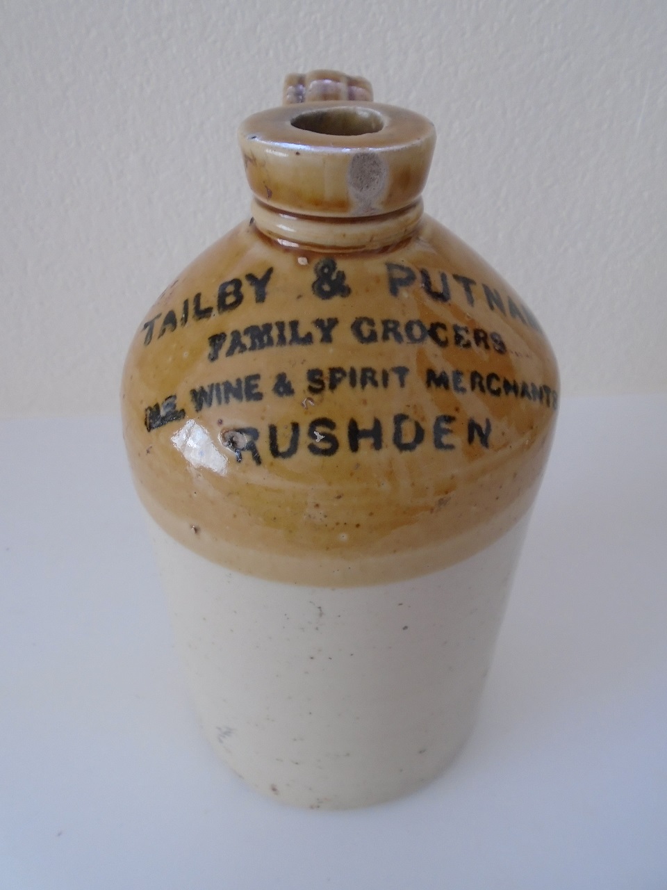 Rushden museum-Tailby & Putnam jar