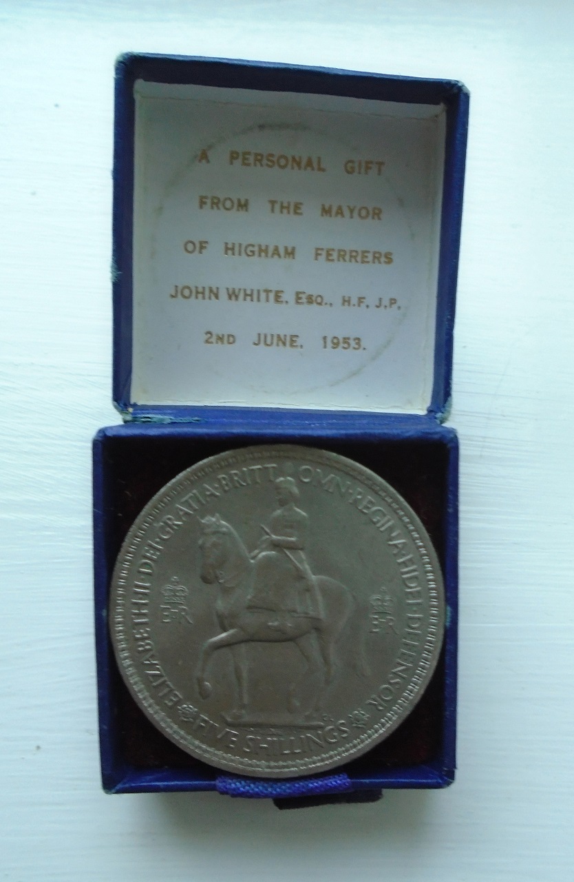 Rushden museum-Coronation crown