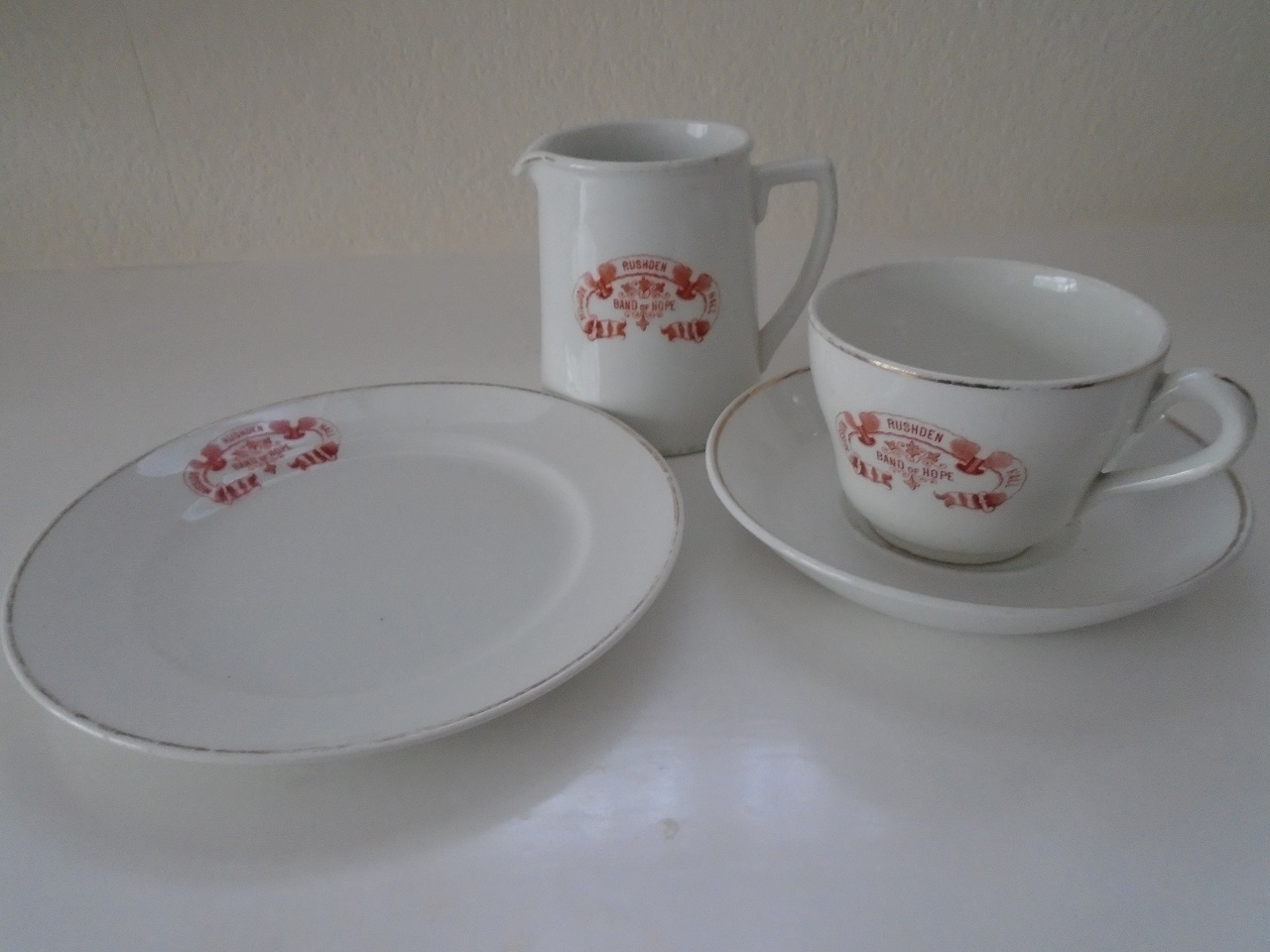Rushden museum-band of hope crockery