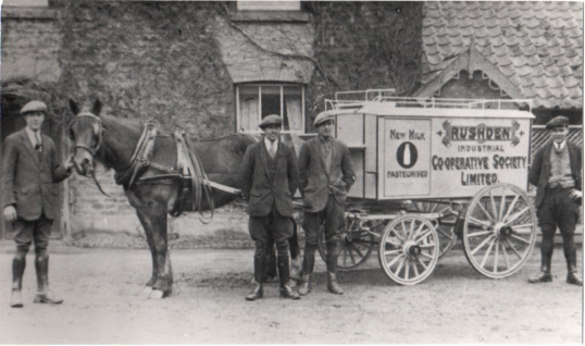 Rushden museum-milk cart