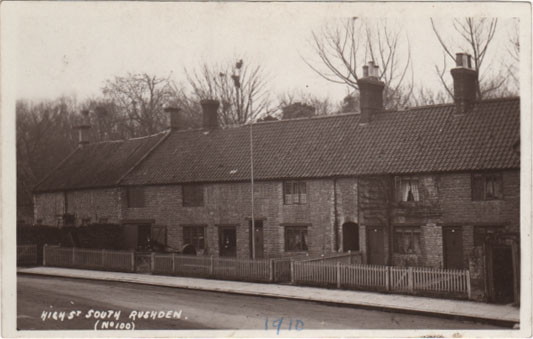 Rushden museum-row of cottages