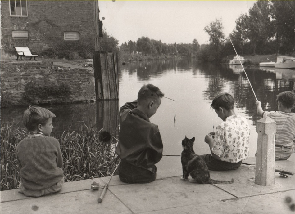 Rushden museum-boys fishing