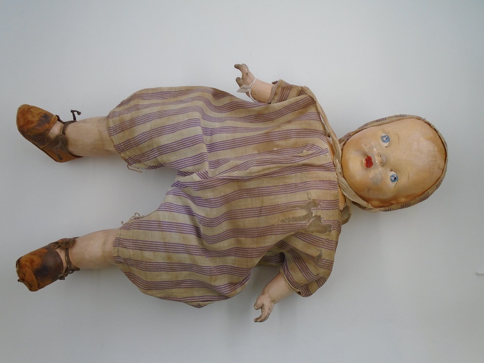 Rushden museum-doll