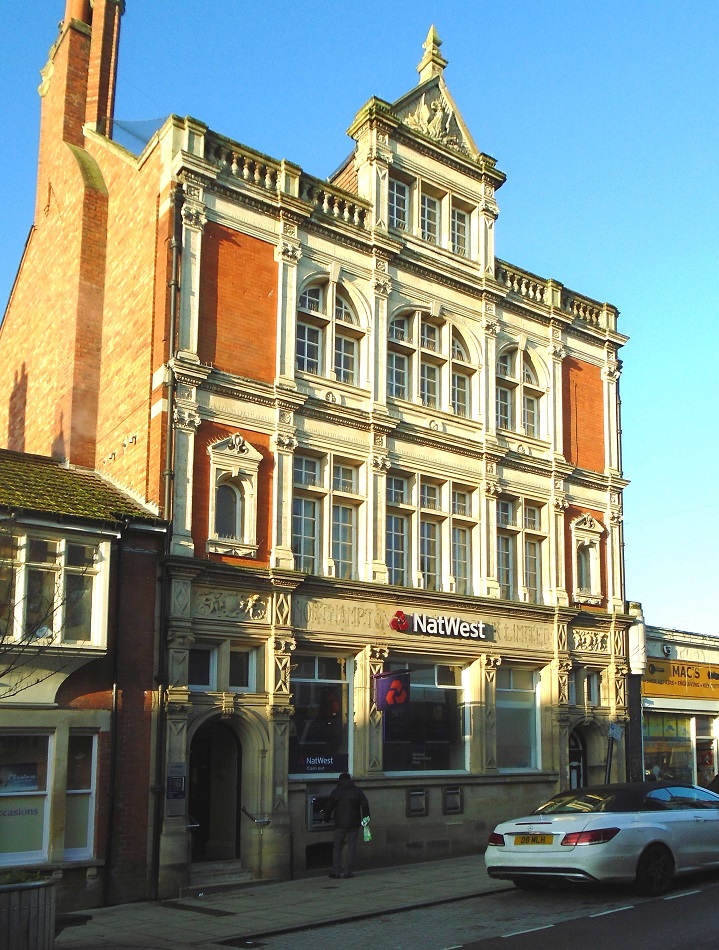Rushden museum-bank