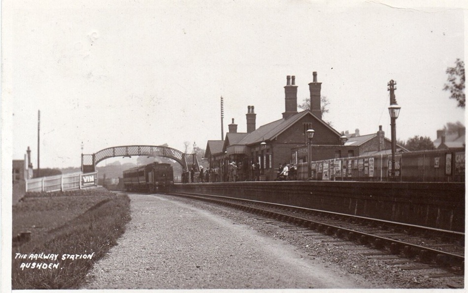 Rushden museum-footbridge