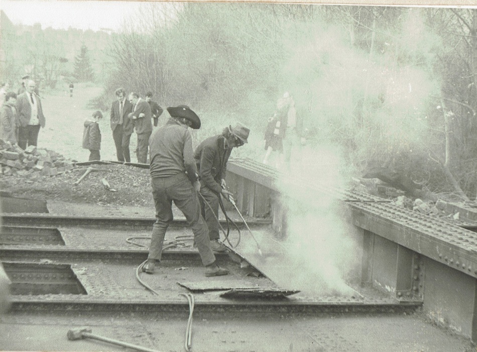 Rushden museum-railway bridge demolition